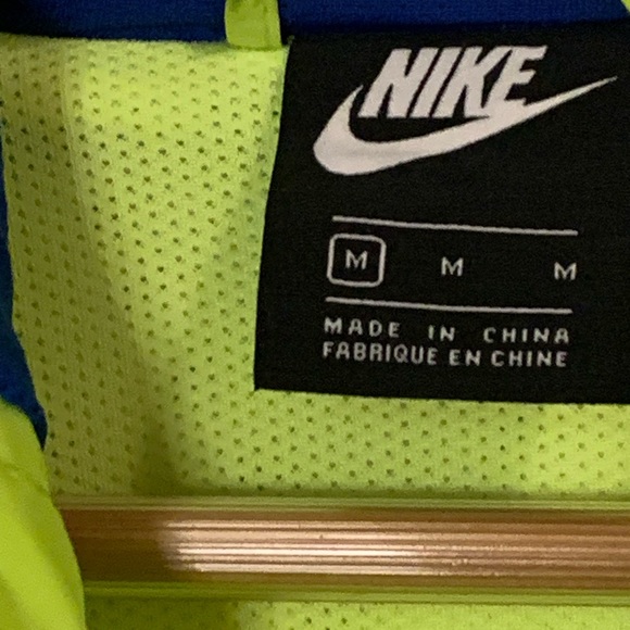 Nike “volt” Windbreaker - Picture 4 of 4